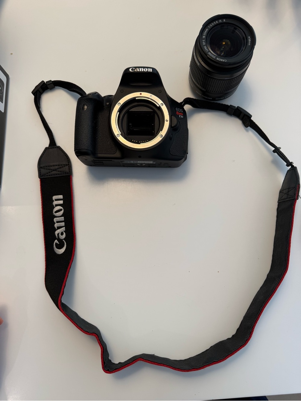 Canon Rebel T3i Box